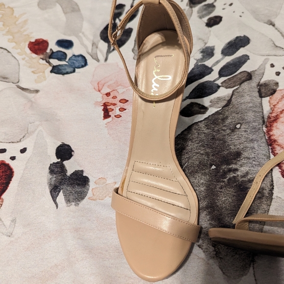 Size 8 Nude Lulu's Strappy Heels - Picture 5 of 5
